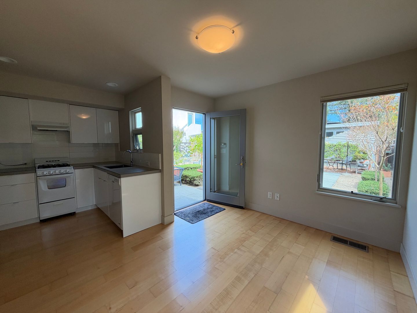 453 Seaview Drive 12 of 16