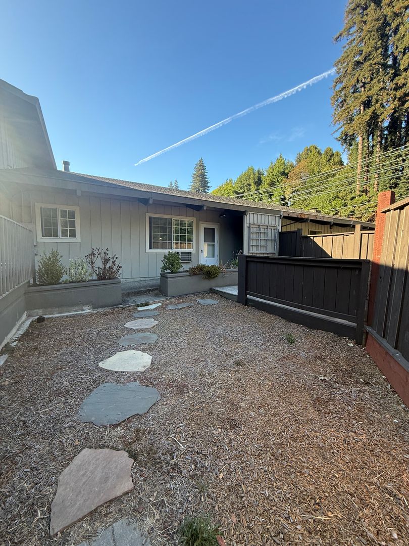 Felton Apartment: 6500 Highway 9