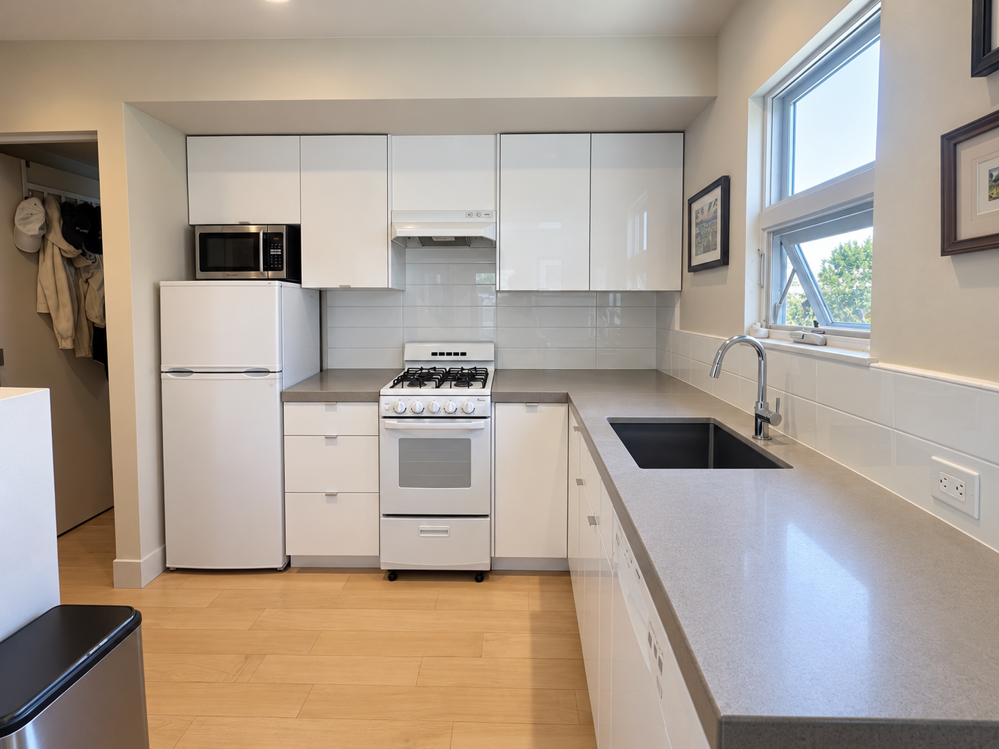 453 Seaview Drive 3 of 11