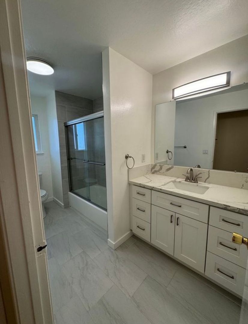 Capitola Apartment: 455 Plum Street