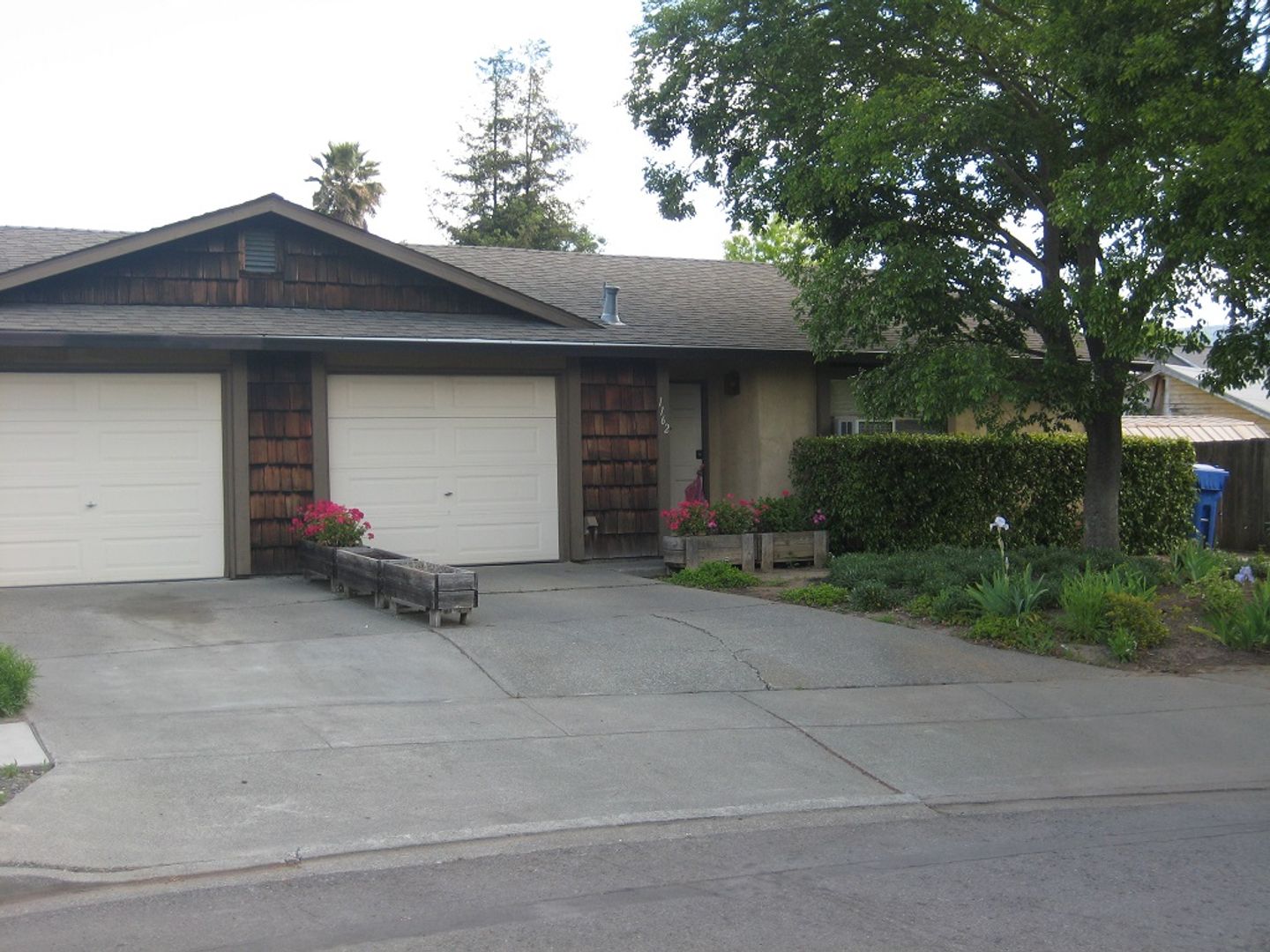 Napa Apartment: 1160/1162 Lisa Court