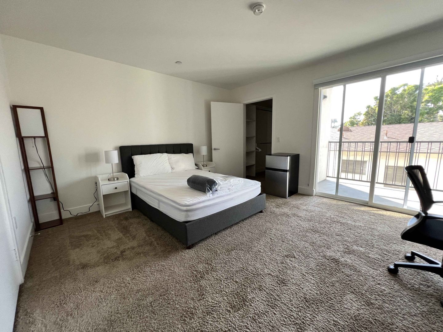 Los Angeles Apartment: 1539 Beloit Ave.