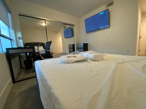 Private Luxury Suite in West Hollywood – photo 1