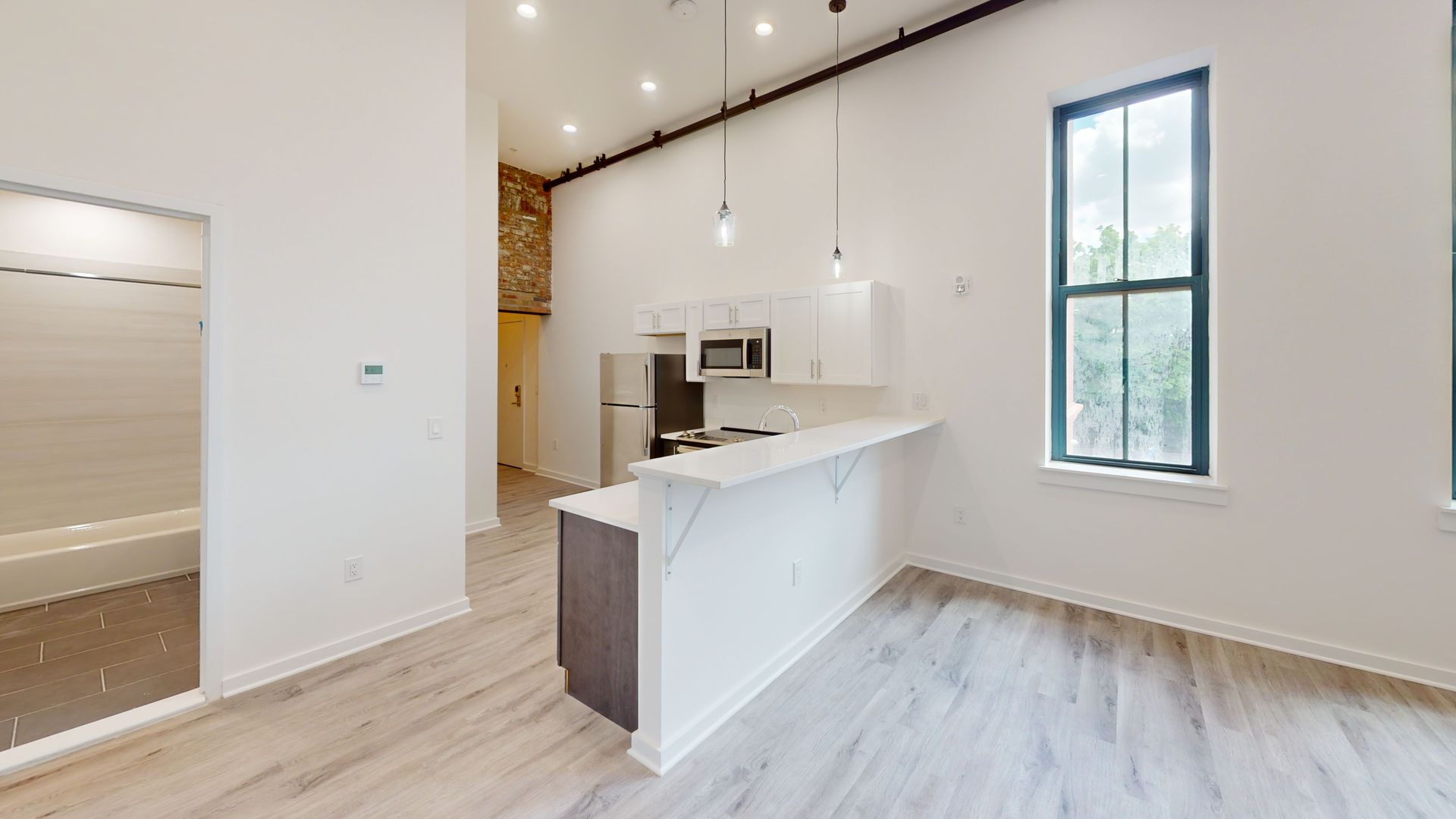 Newark Apartment: 70 Roseville Ave