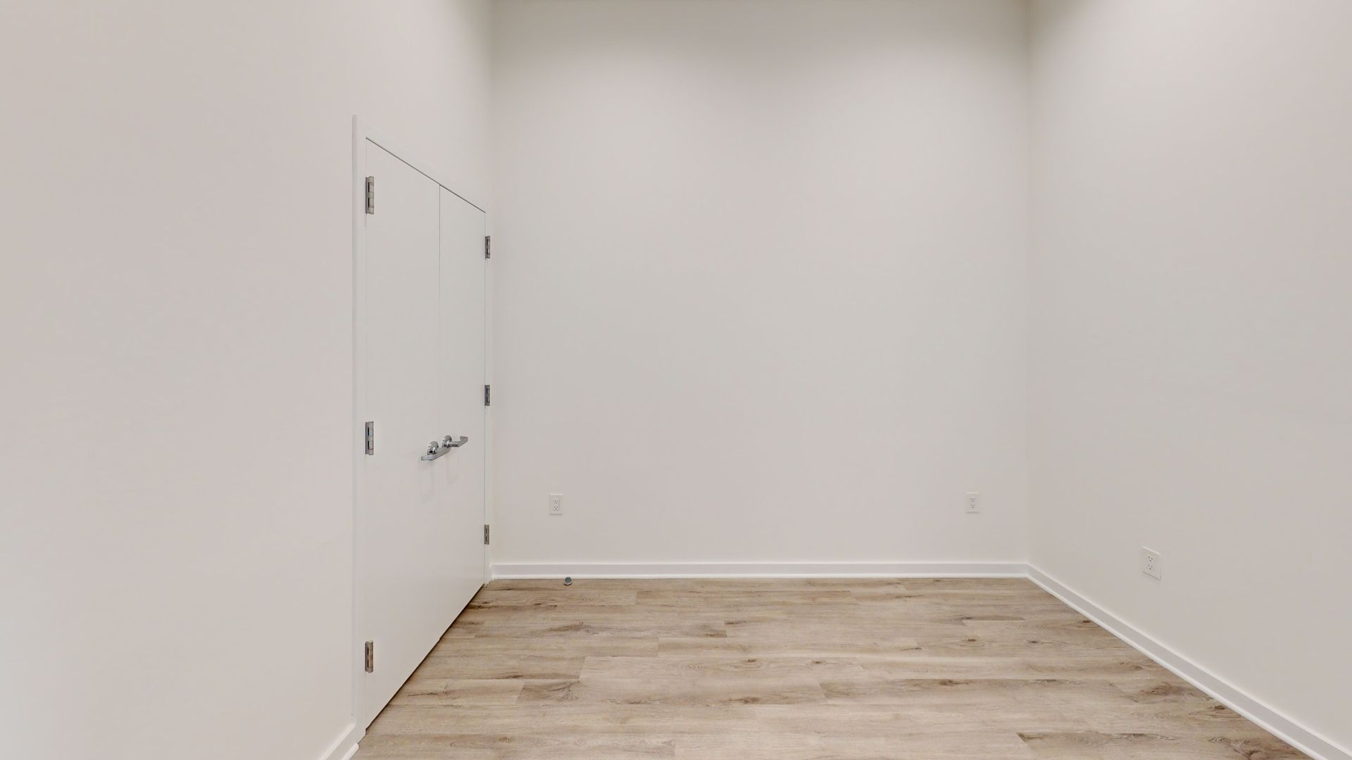 Newark Apartment: 70 Roseville Ave