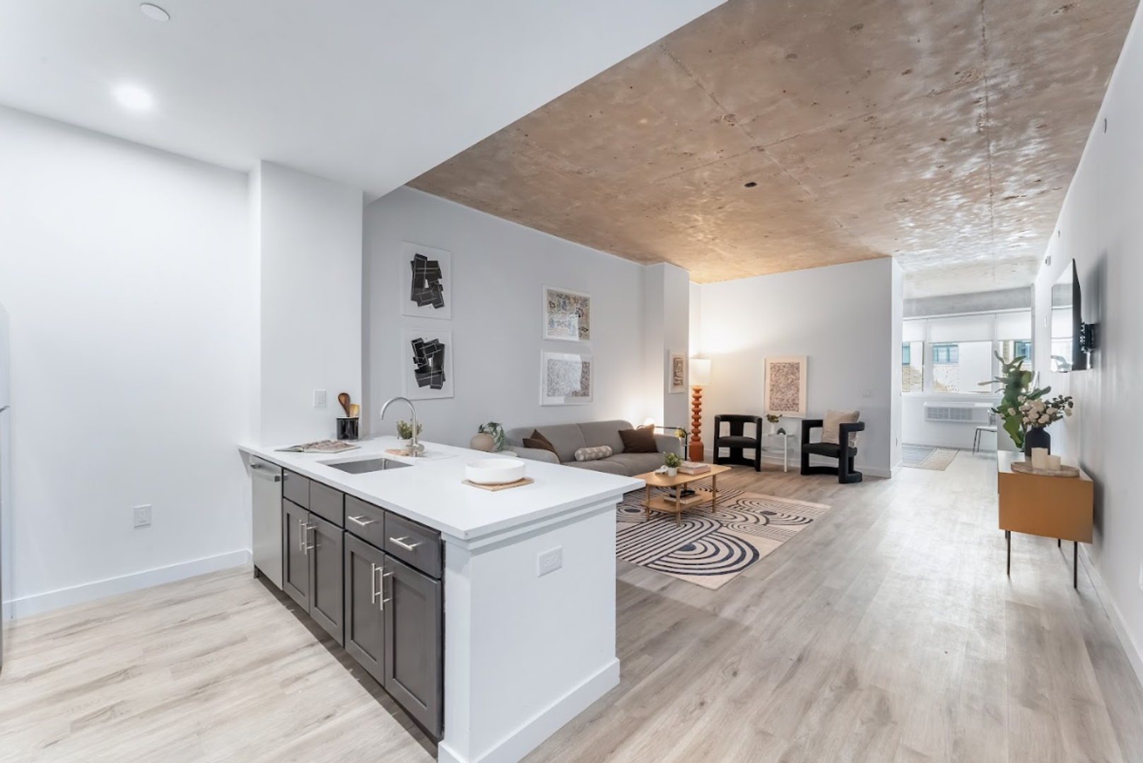 Newark Apartment: 10 Commerce St