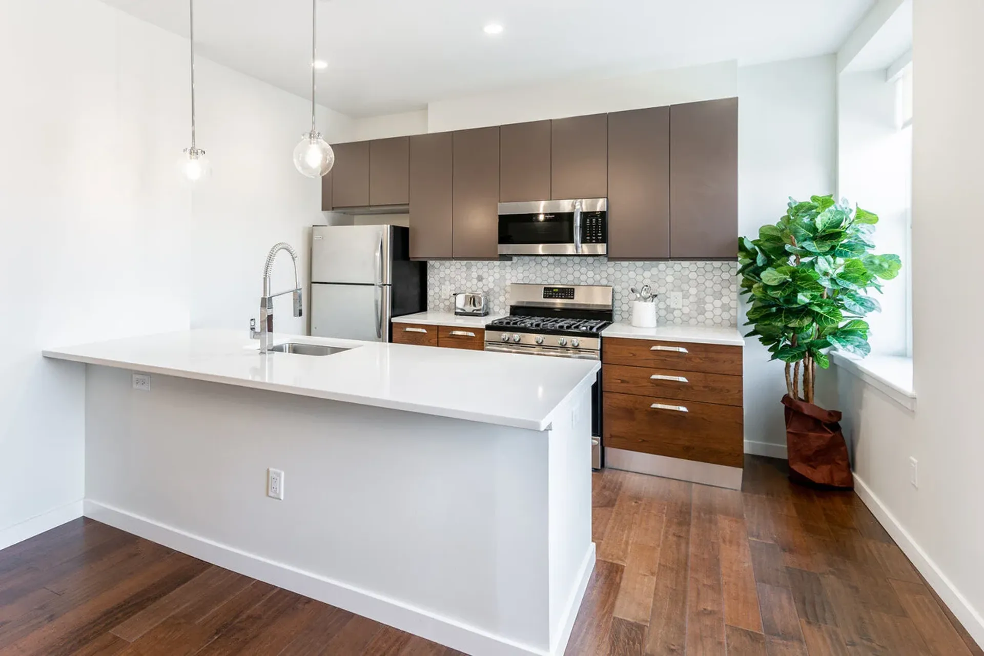 Kislak - 579 Broad Urban Renewal LLC 5 of 12