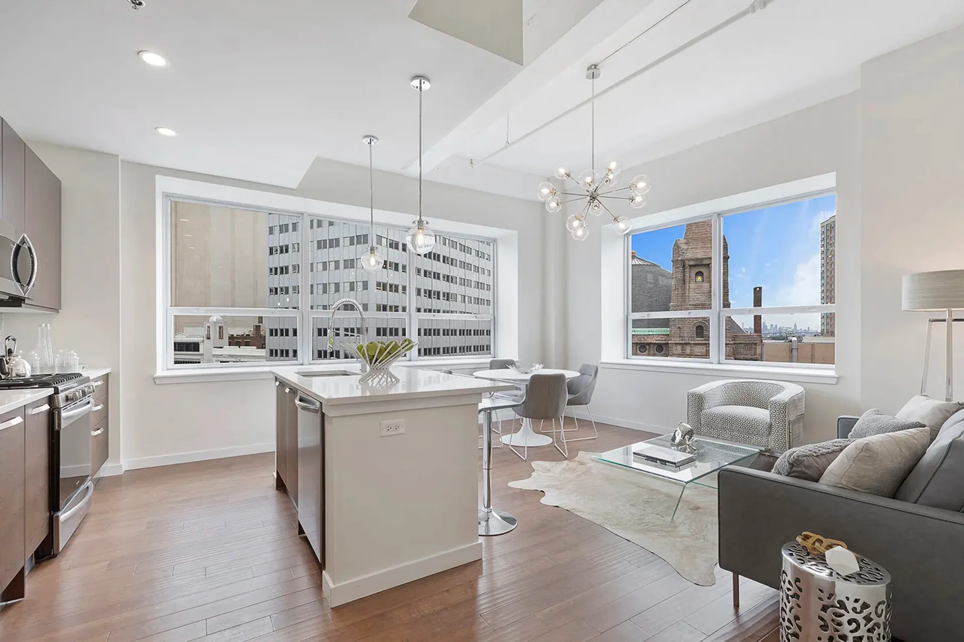 Newark Apartment: 10 Central Ave