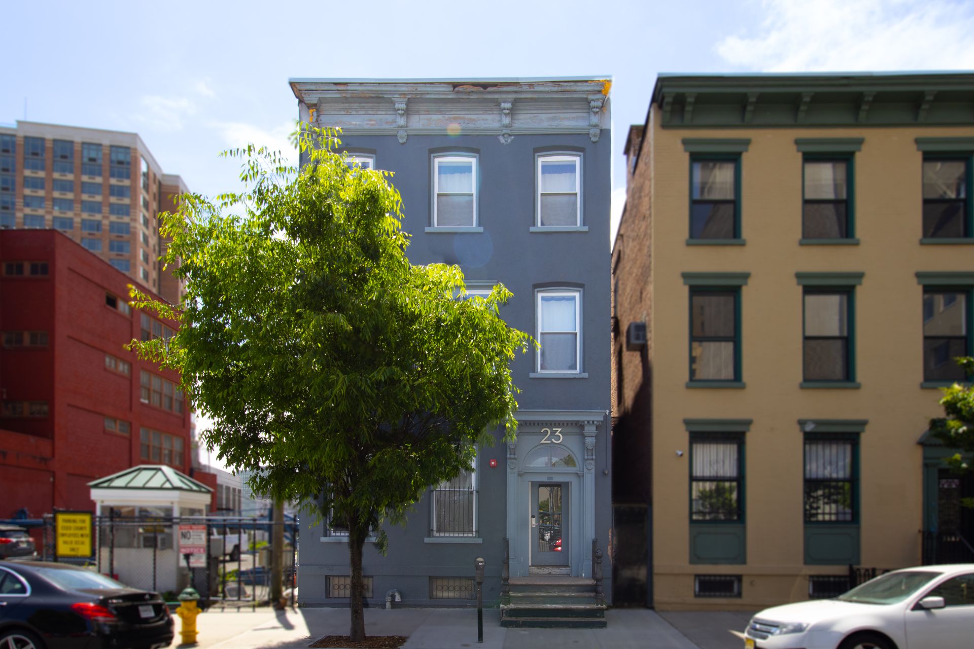 Newark Apartment: 23 Fulton St