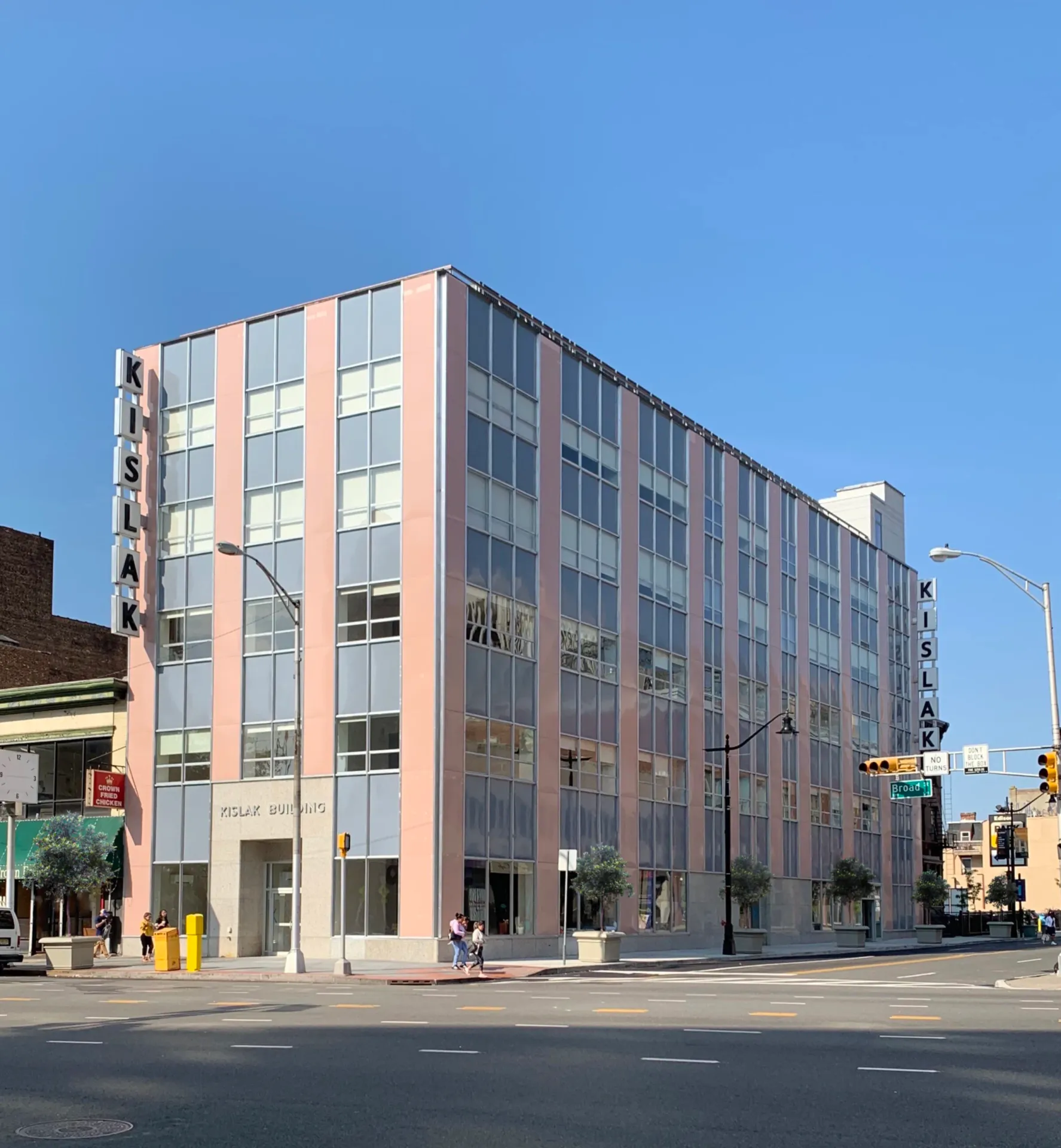 Newark Apartment: 10 Central Ave