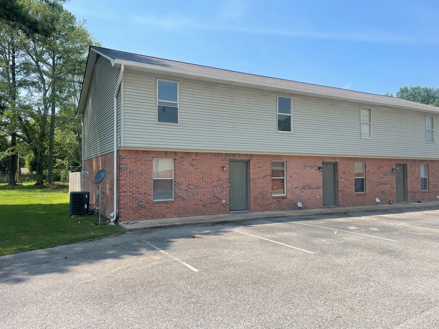 Martin Apartment: 427 Mt Pelia Rd.