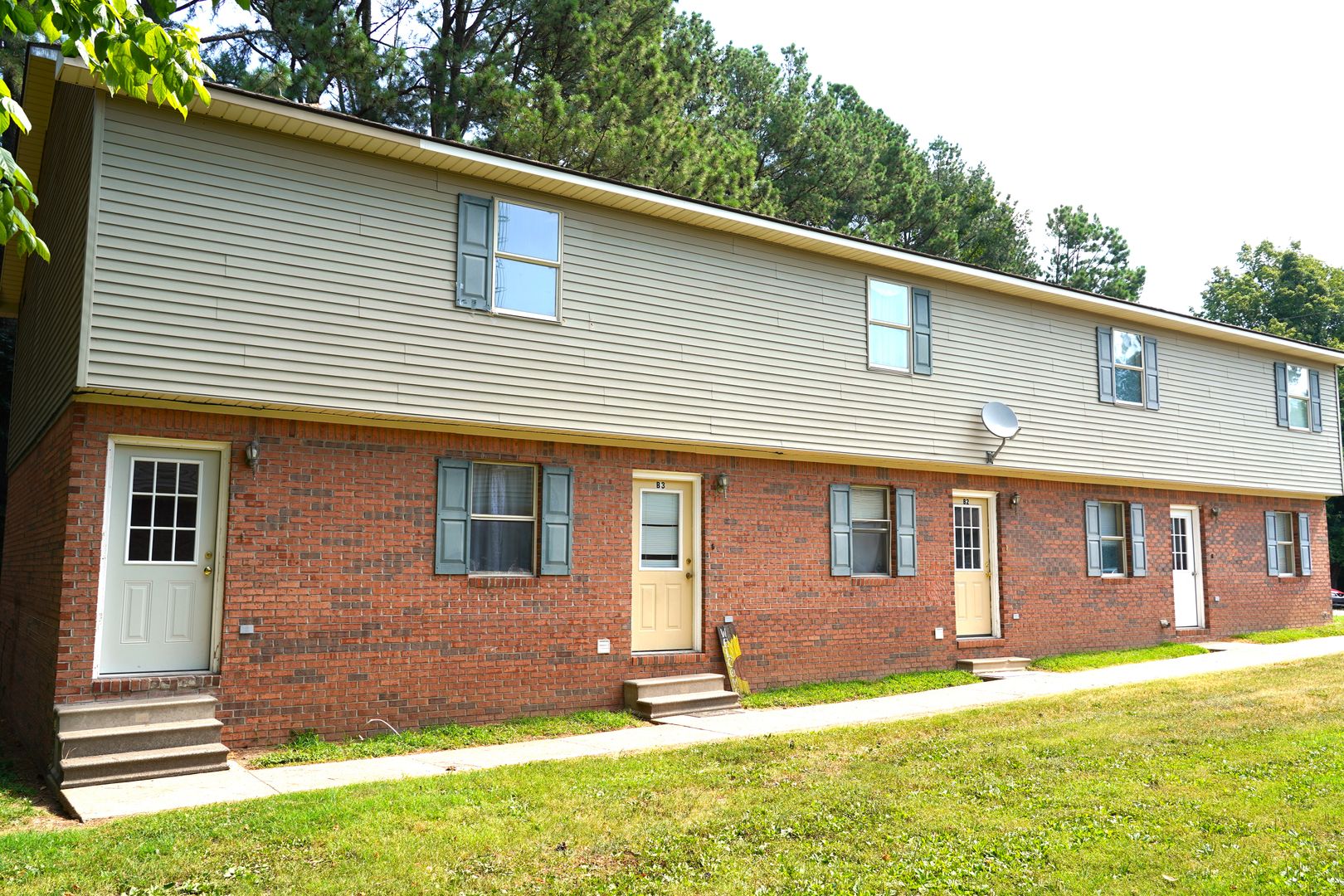 Martin Apartment: 154 W Peach St. - B2