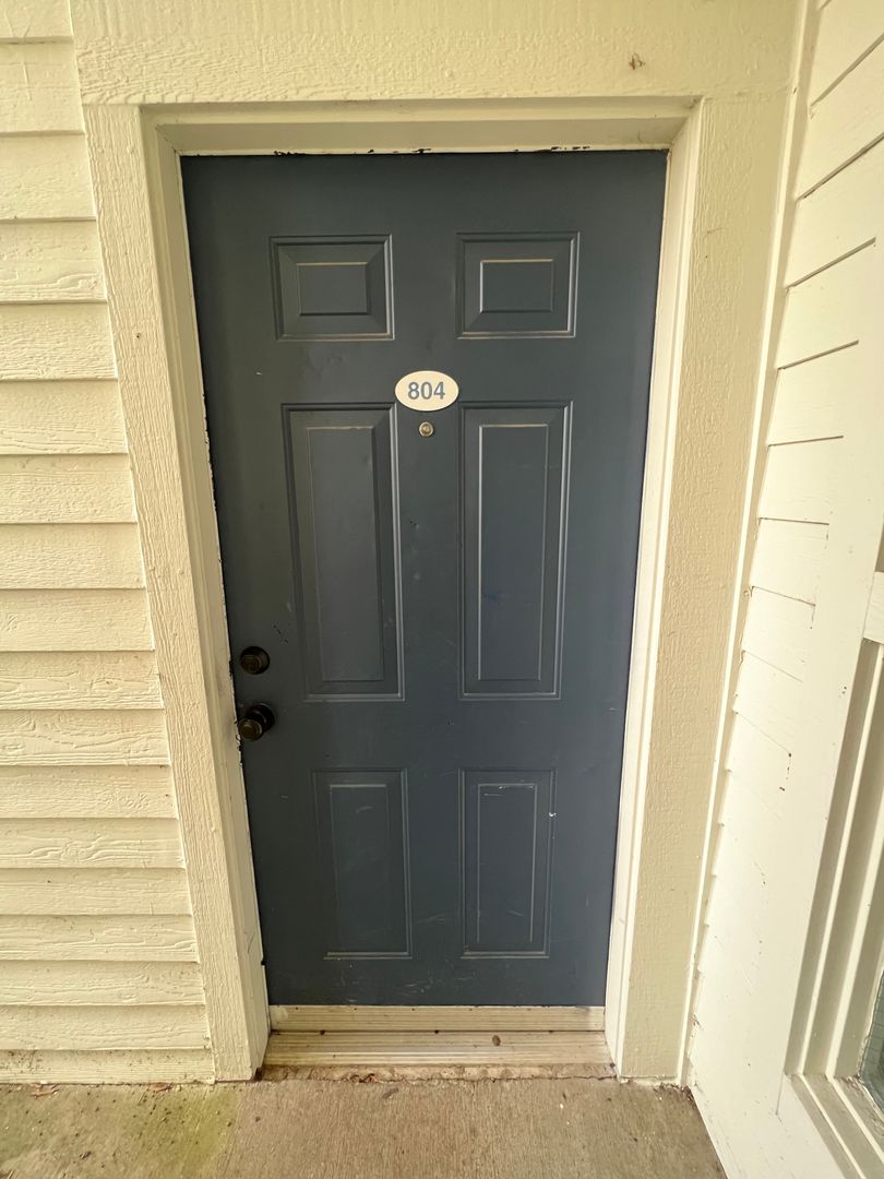 Martin Apartment: 237 W Peach St.