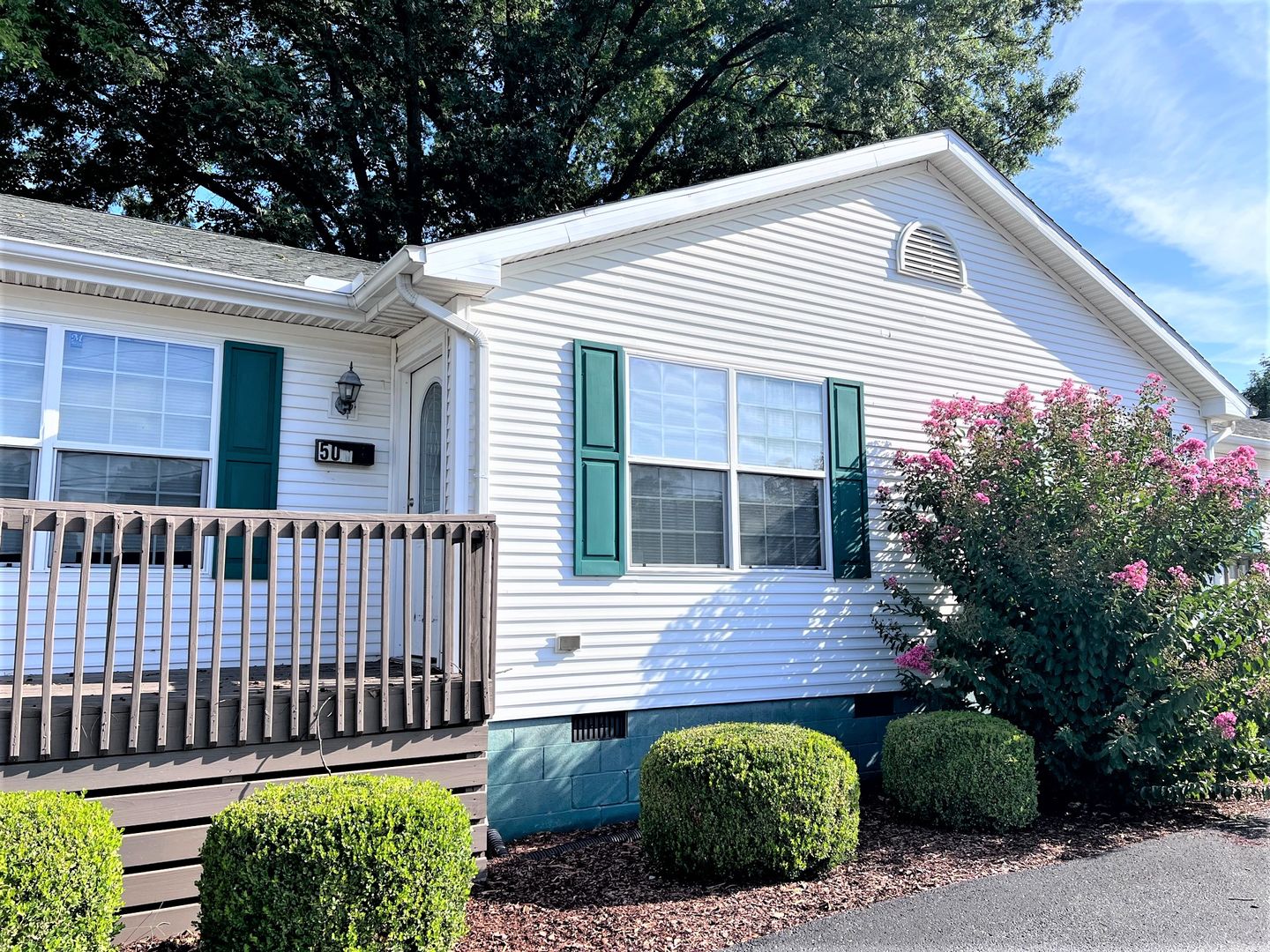 Martin Apartment: 501 Lee St