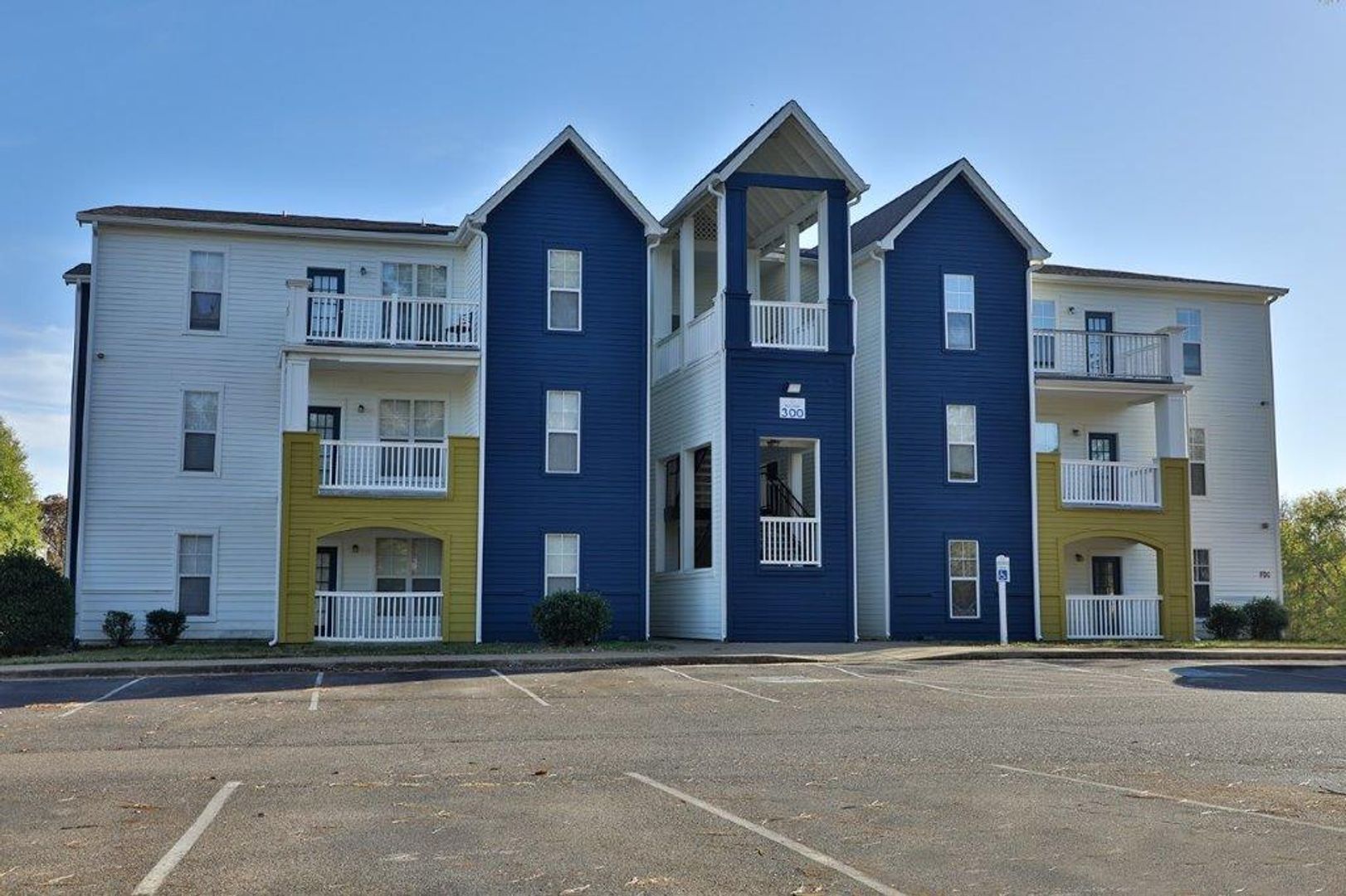 Martin Apartment: 237 W Peach St.