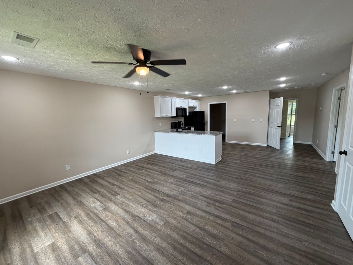 Greenfield Apartment: 100 Crestview Dr.
