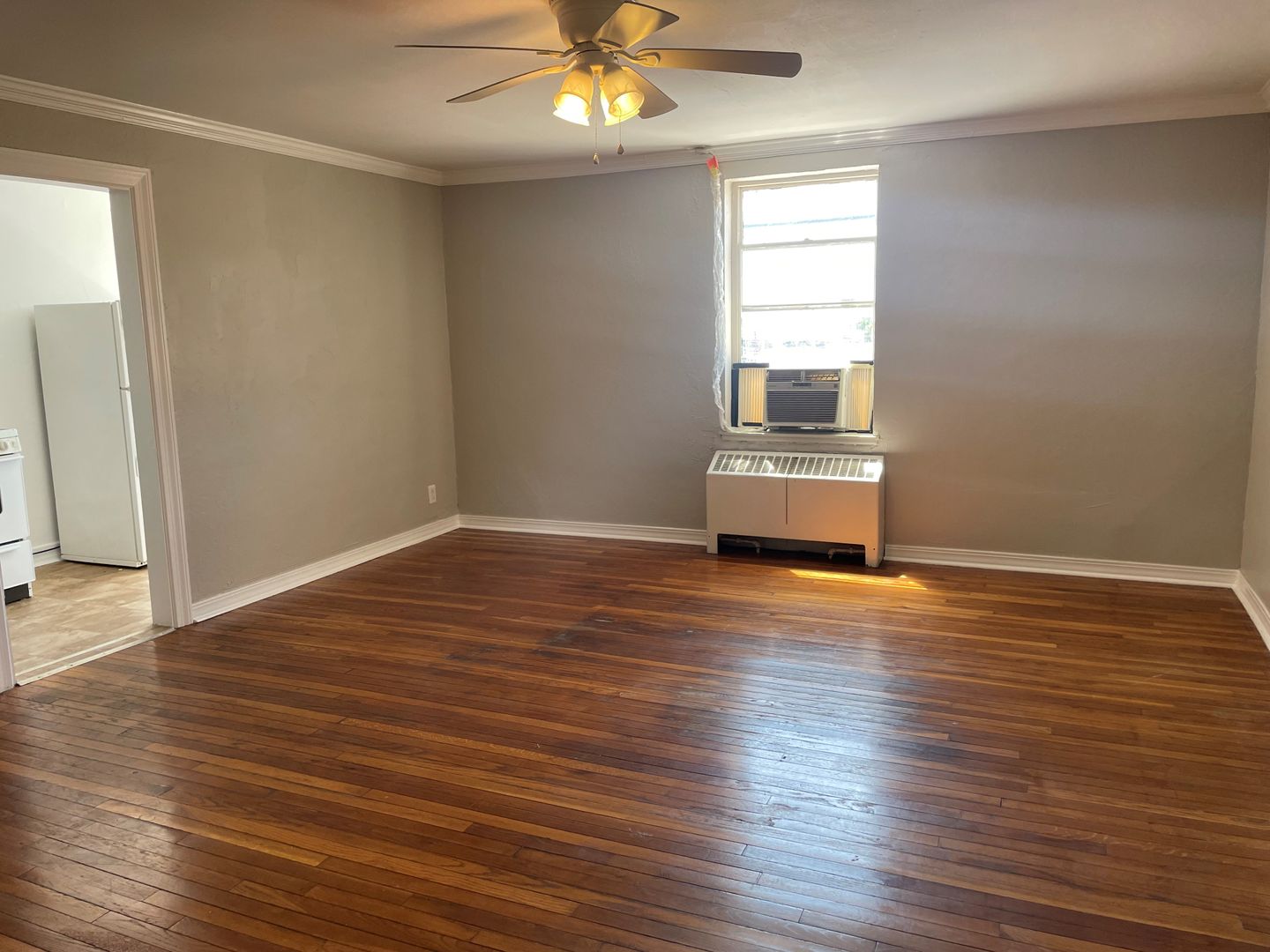 Union City Apartment: 105 E Lee St.