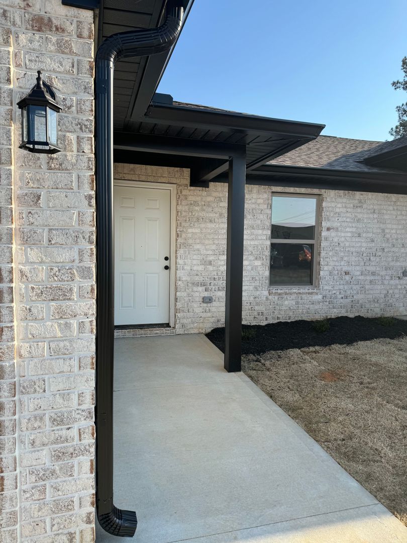 Greenfield Apartment: 100 Crestview Dr.