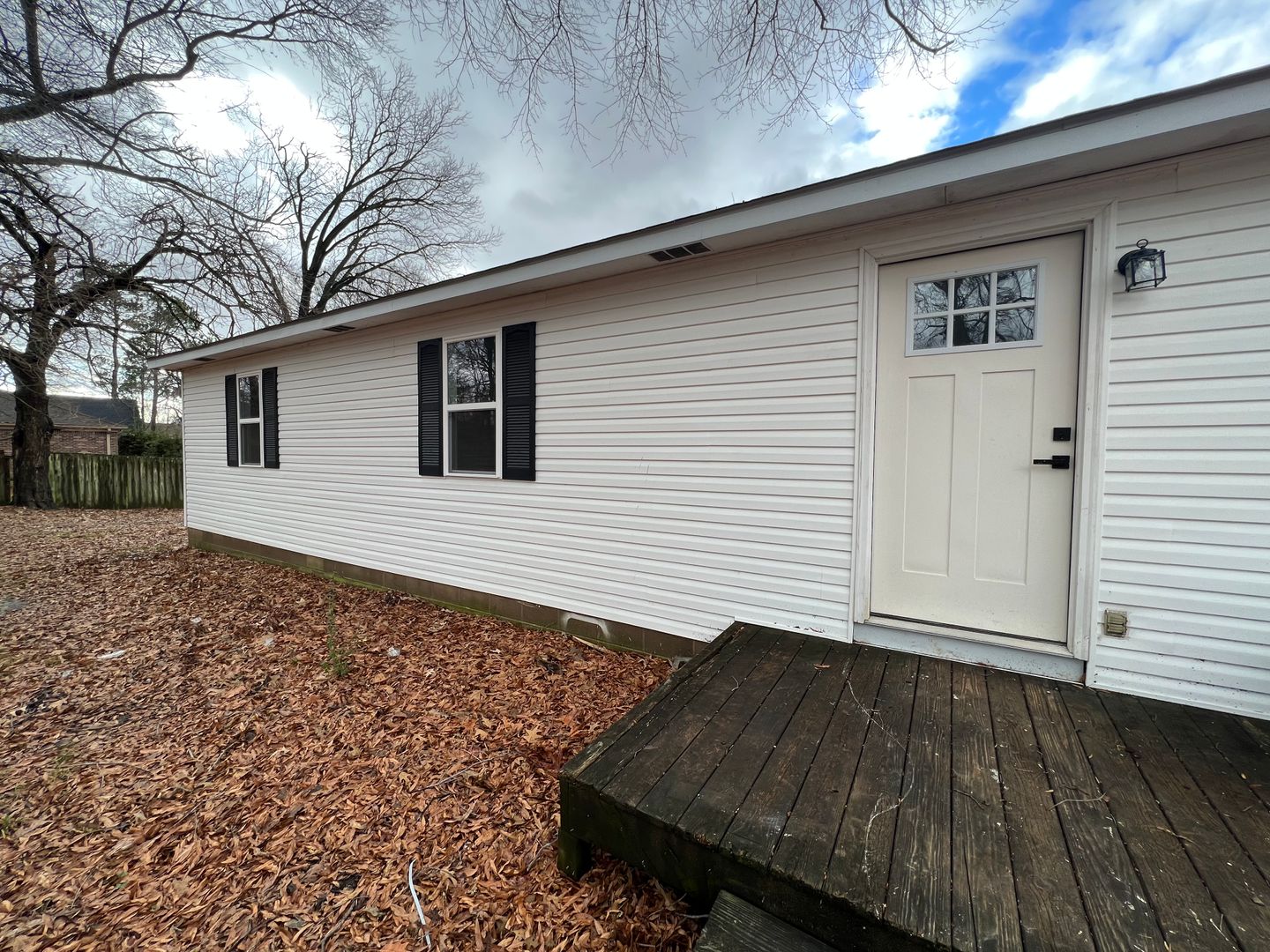 Beautifully Renovated 2 Bedroom 1 Bathroom Tiny Home