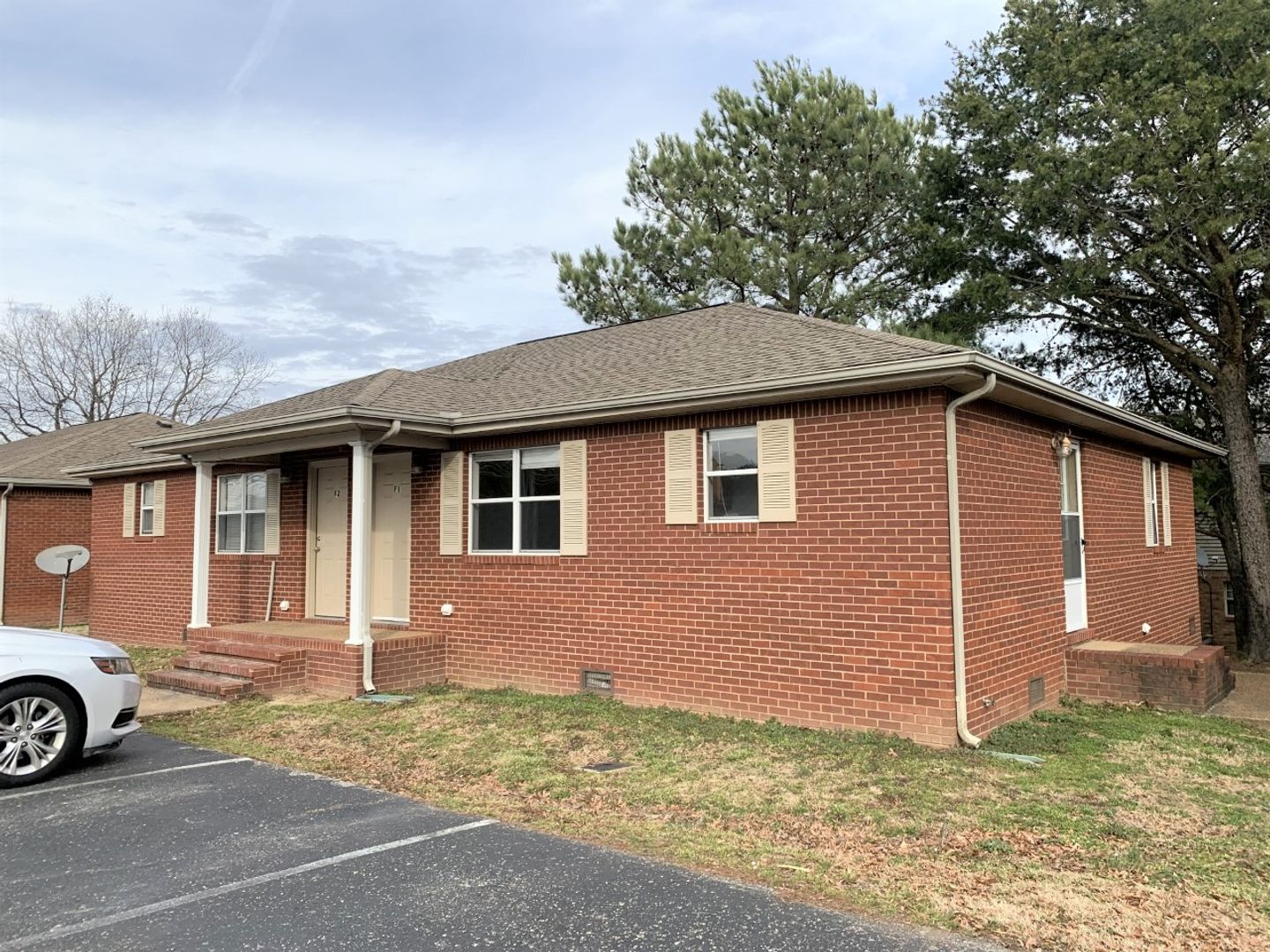 Martin Apartment: 579 Baker Rd