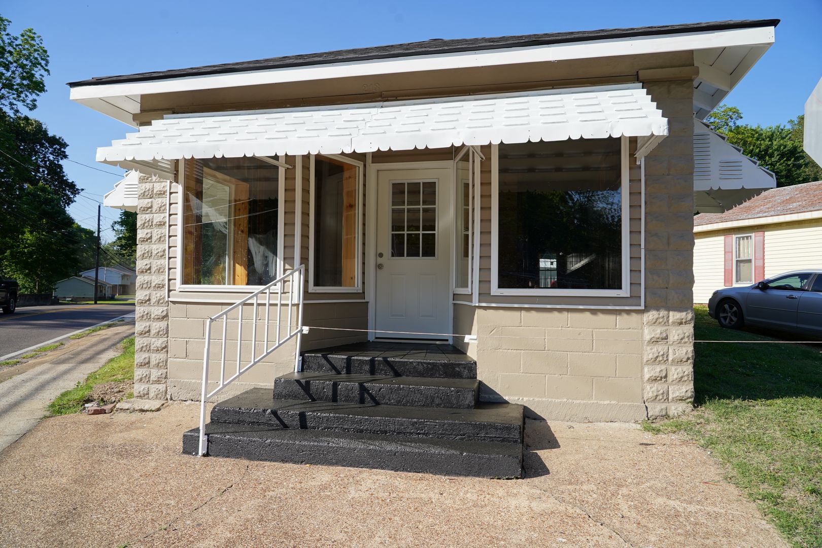 Martin House: 213 Lee St.
