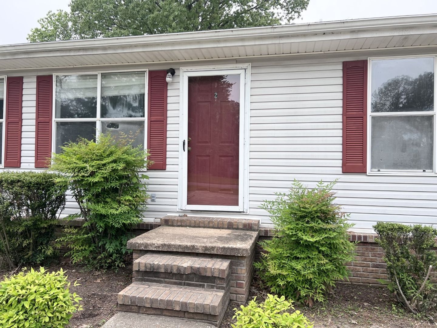 Martin Apartment: 208 Ivie Lane