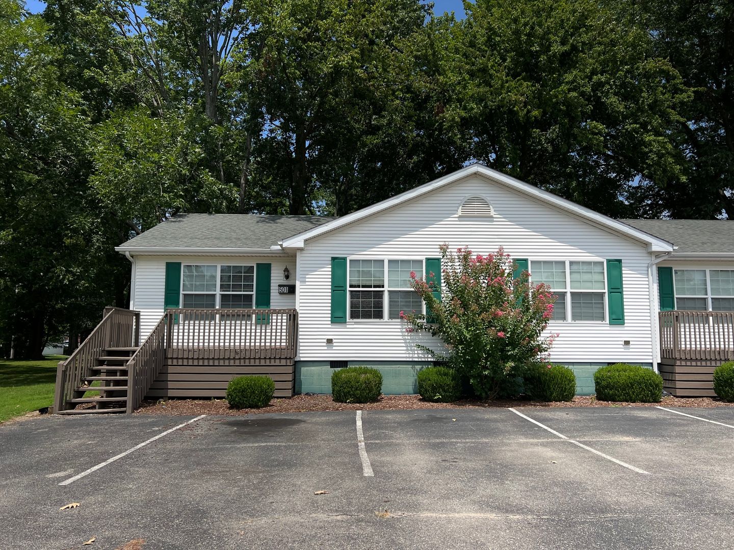 Martin Apartment: 501 A Lee St.