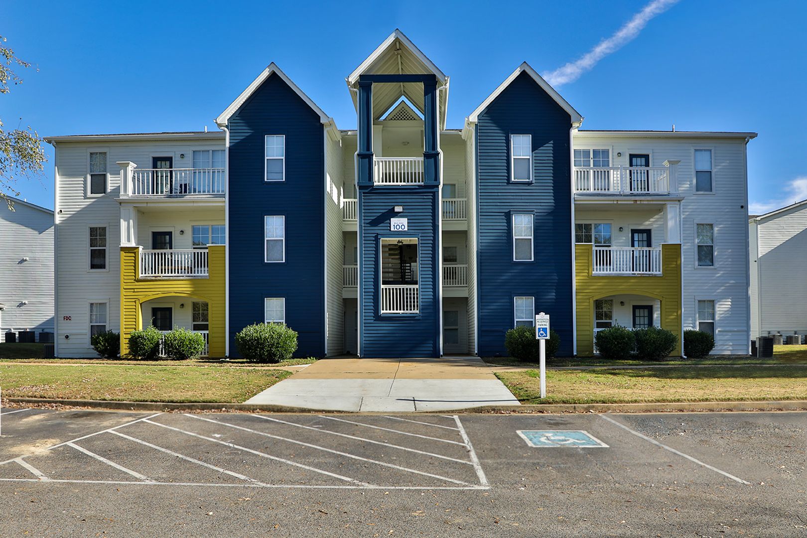 Martin Apartment: 237 W Peach St.