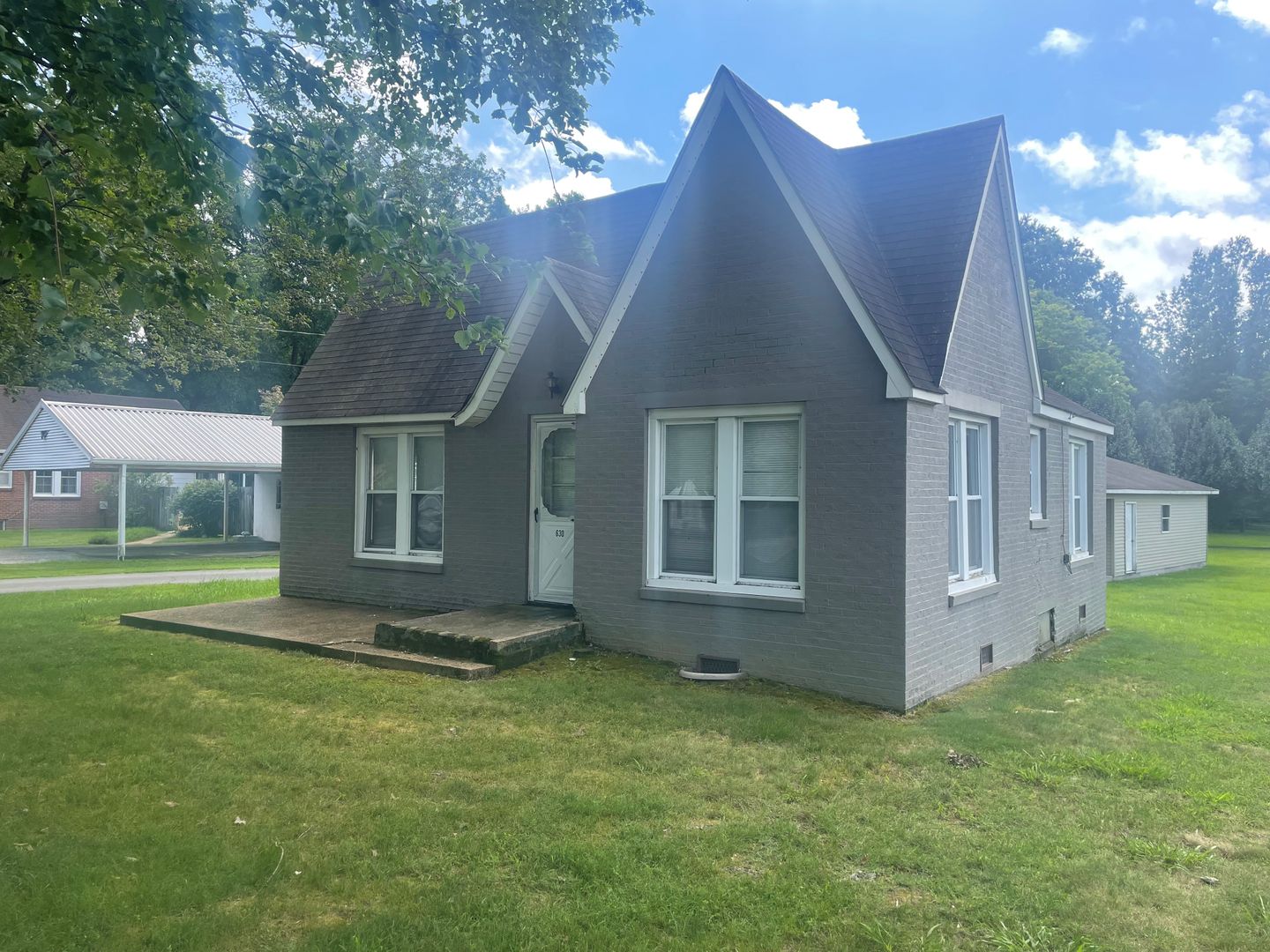 Martin House: 630 Elm St.