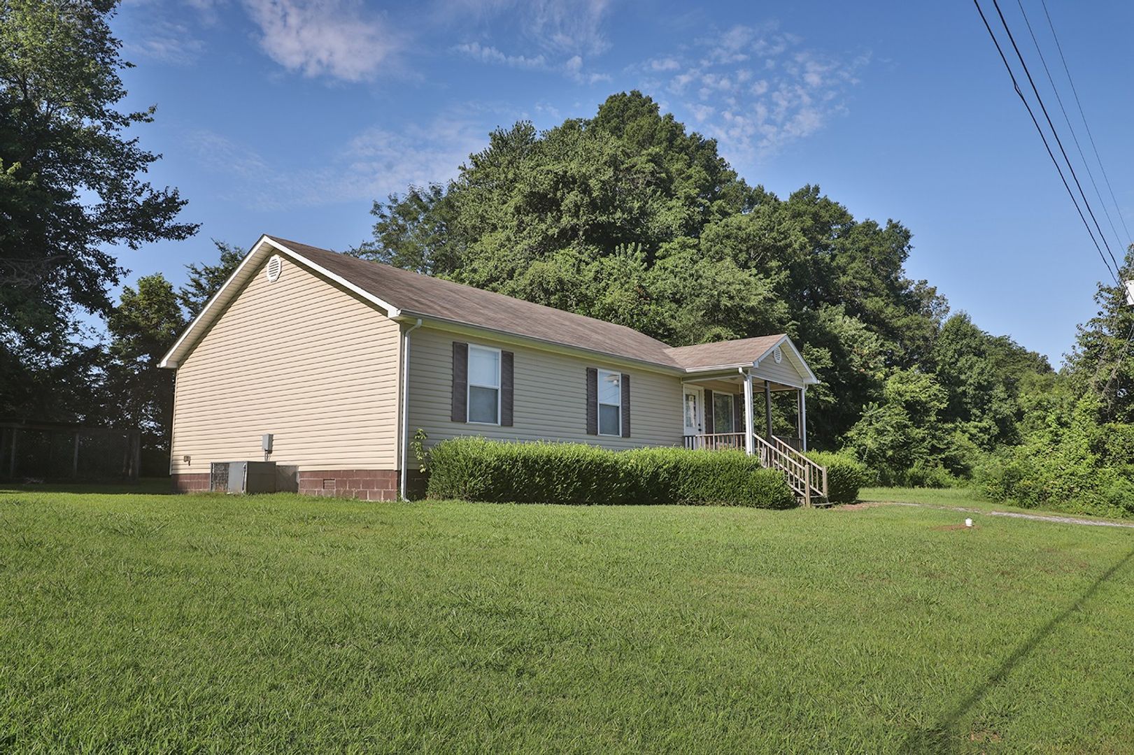 Martin House: 402 Panola Dr.