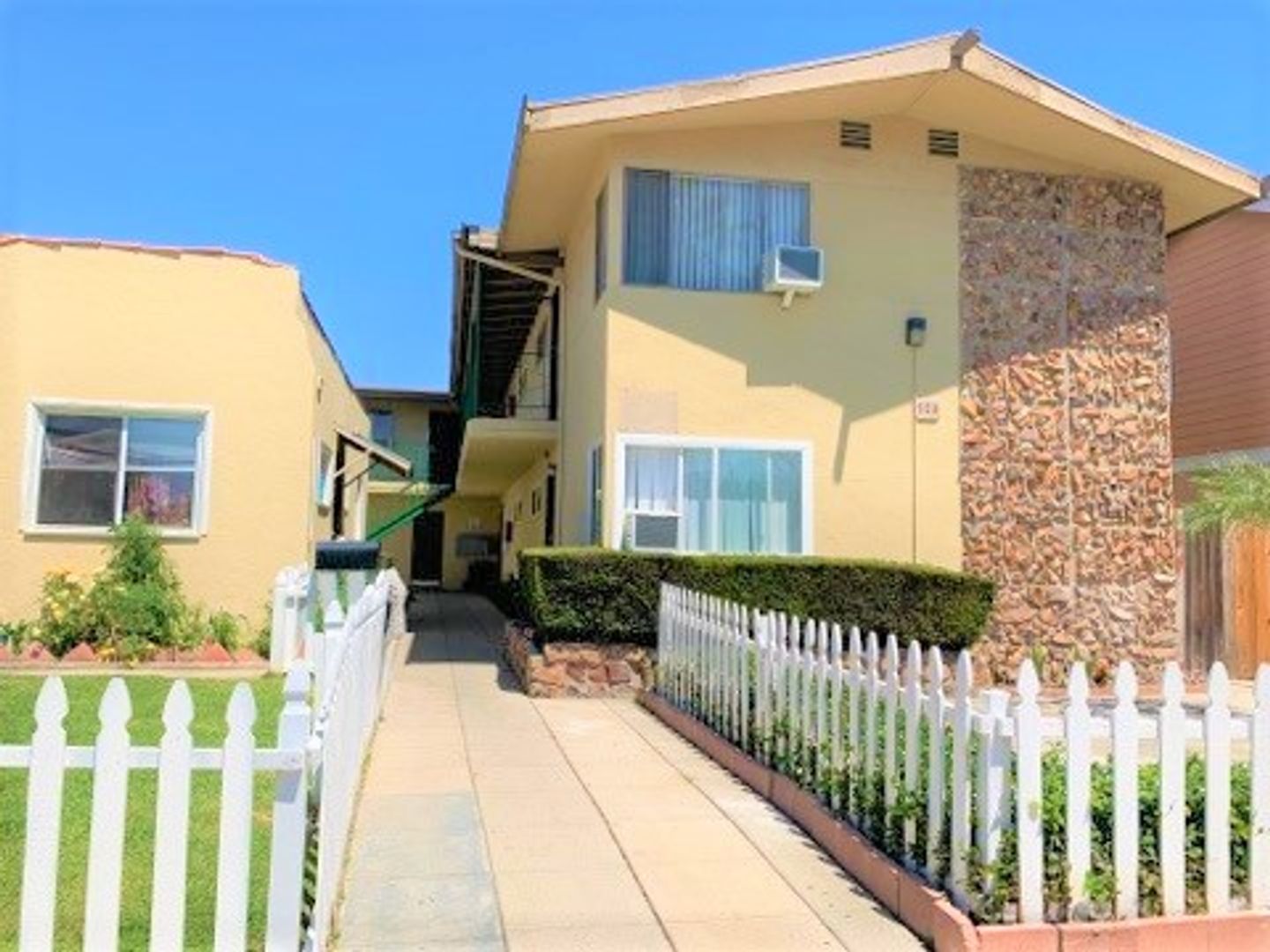 Anaheim Apartment: 920 North Philadelphia Street