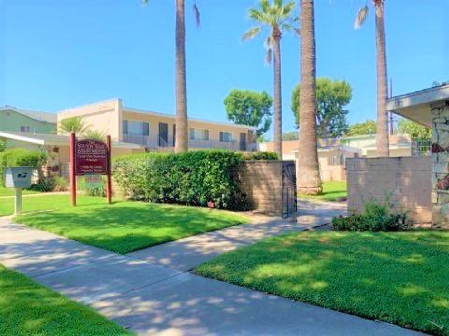 Fullerton Apartment: 137-141 South Yale Avenue