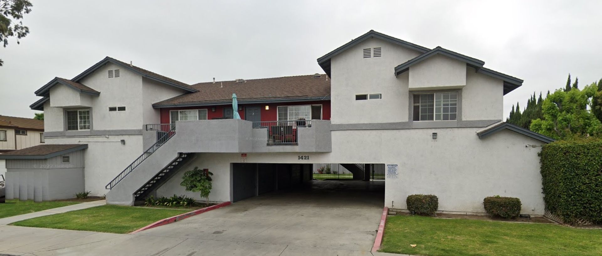 Fullerton Apartment: 1421-1425 Peckham Street