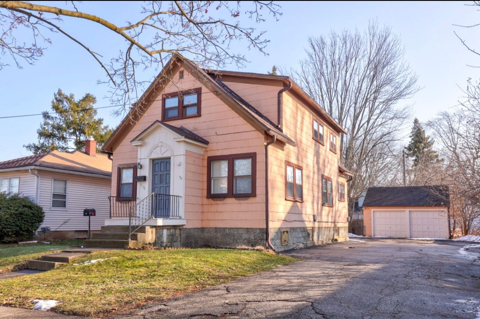 Saginaw Apartment: 916 S Webster St