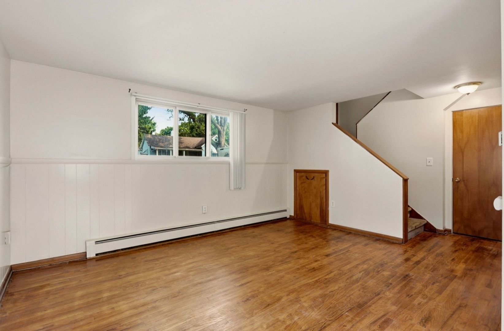 Saginaw Apartment: 1705 & 1707 Cooper Ave