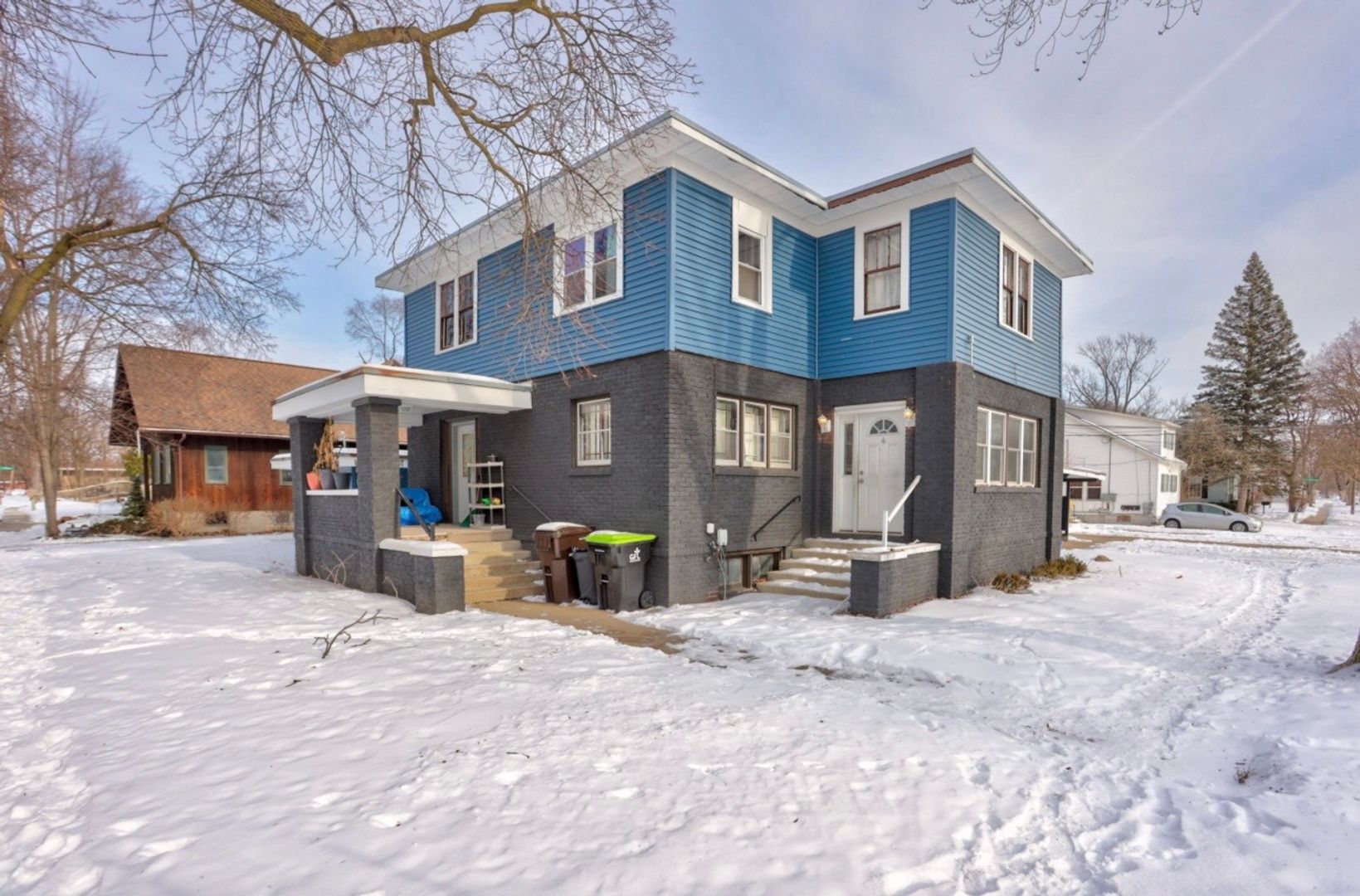 Midland Apartment: 602 Townsend St,