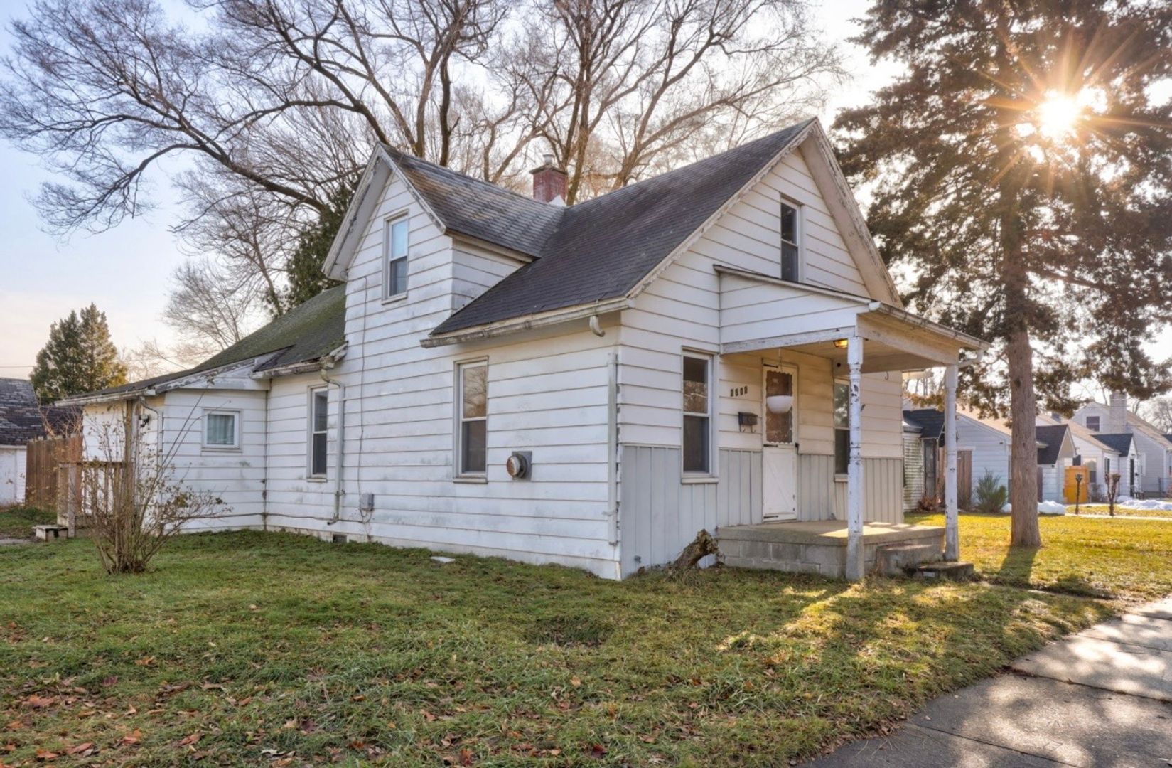 Saginaw House: 2502 Robinwood Ave