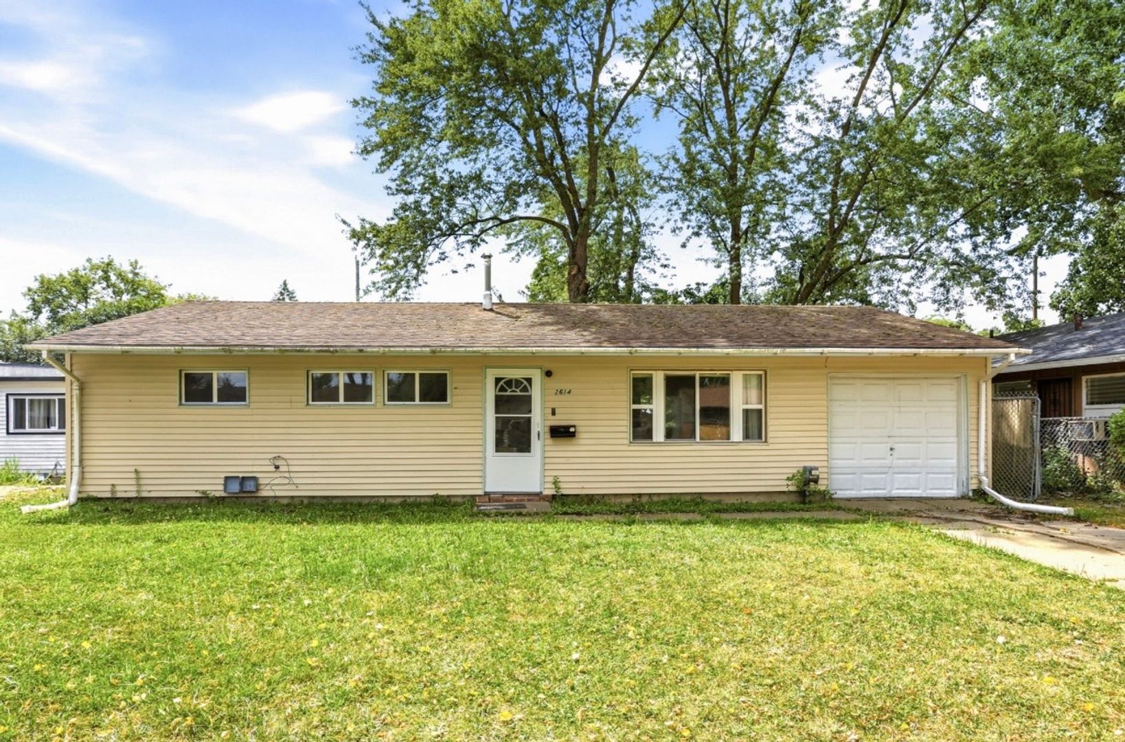 Saginaw House: 2614 Tausend St