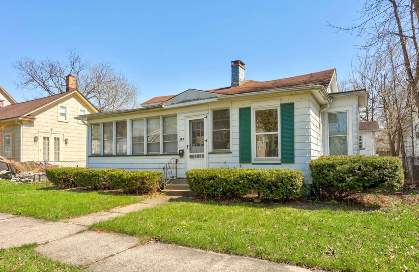 Saginaw House: 220 S Bond St.