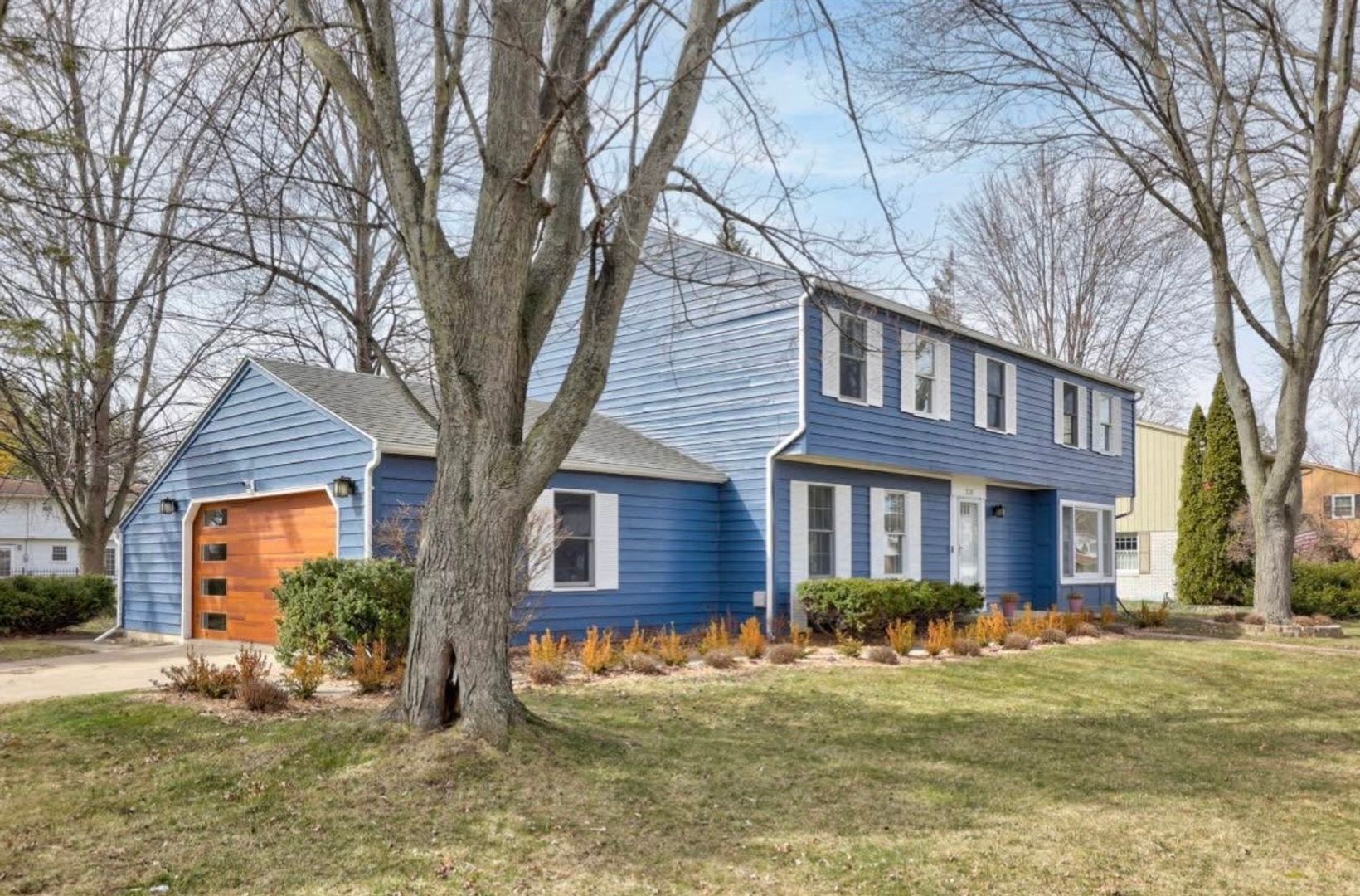 Saginaw House: 530 Holbrook Ln