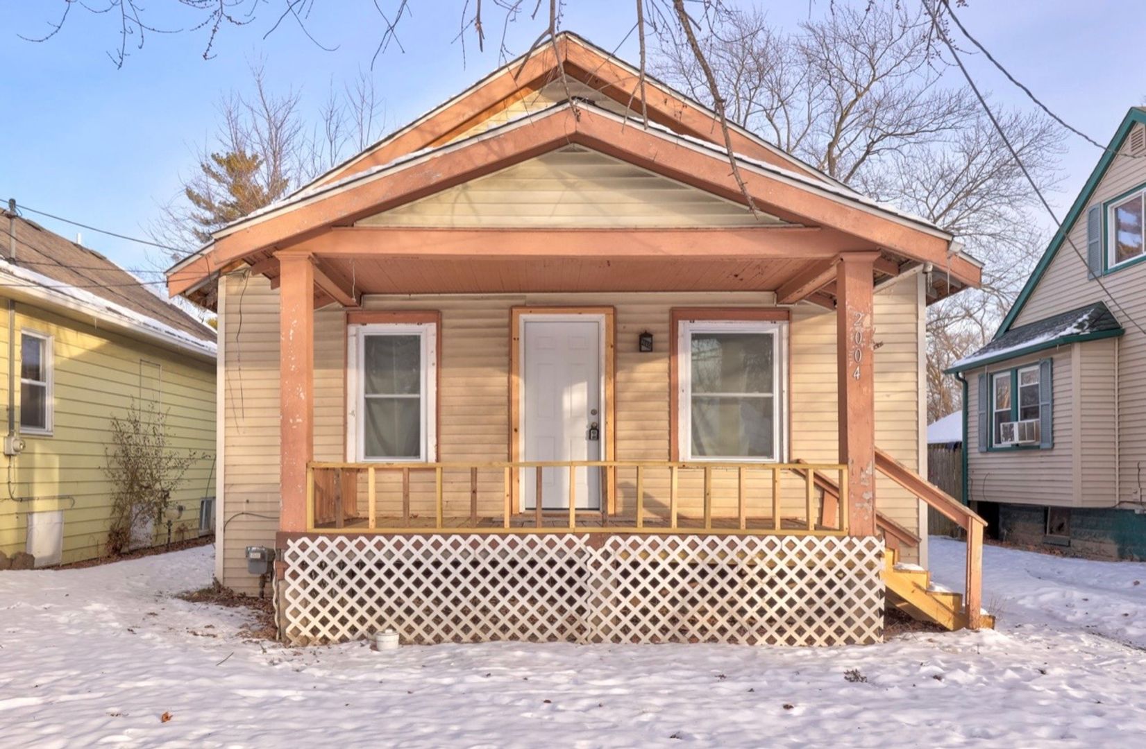 Saginaw House: 2004 Sheridan Ave.