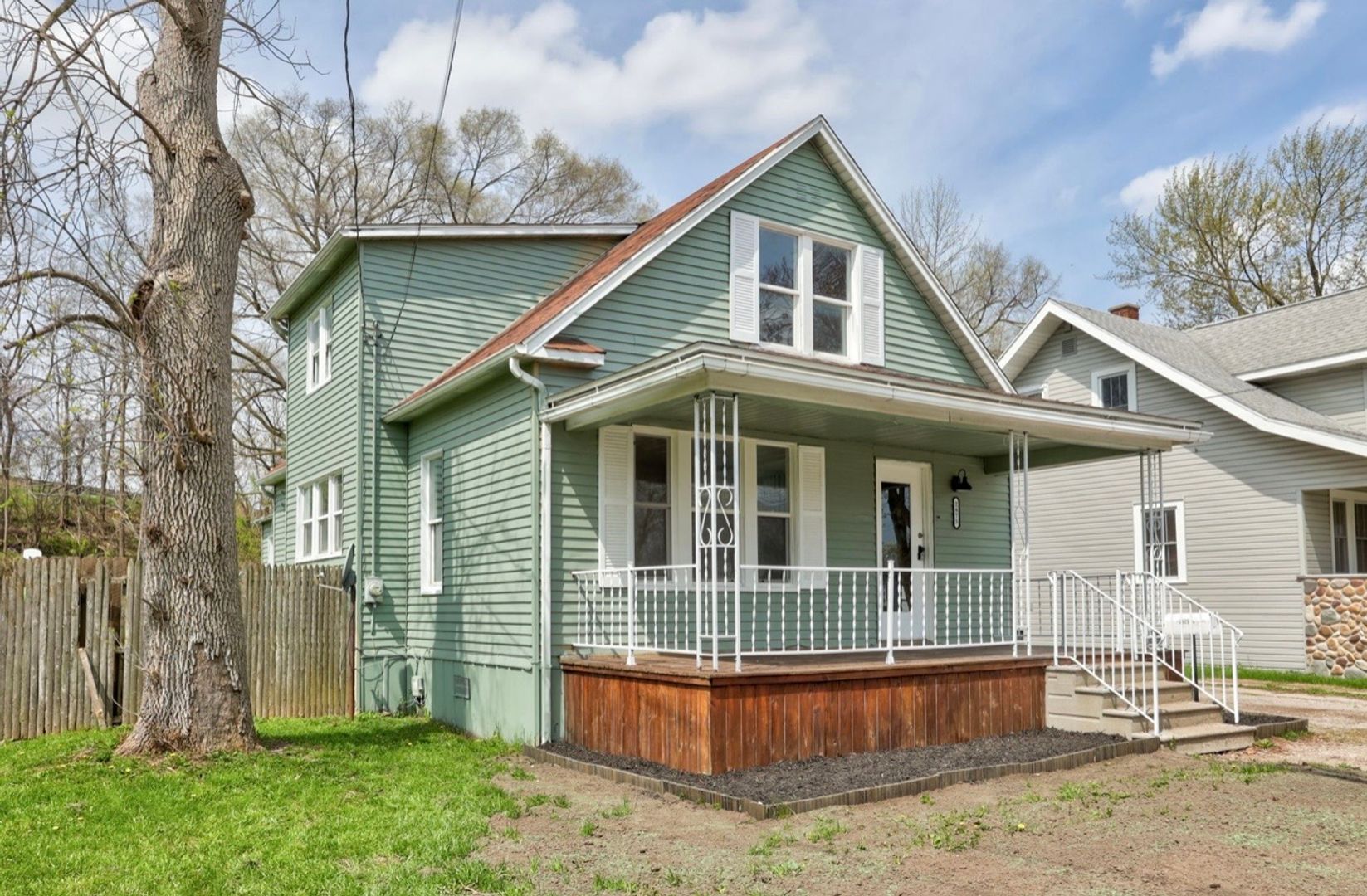 Saginaw House: 2875 Schaeffer St