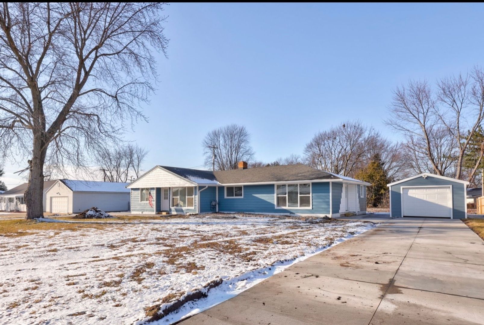 Bay City Apartment: 2114 - 2118 Avalon Cir, Bay City, MI 48708