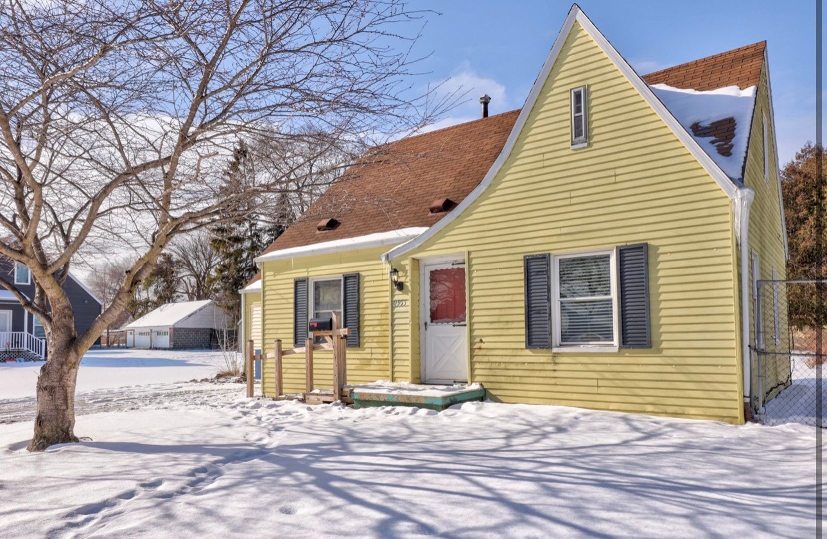 Saginaw House: 2955 Eddy St,