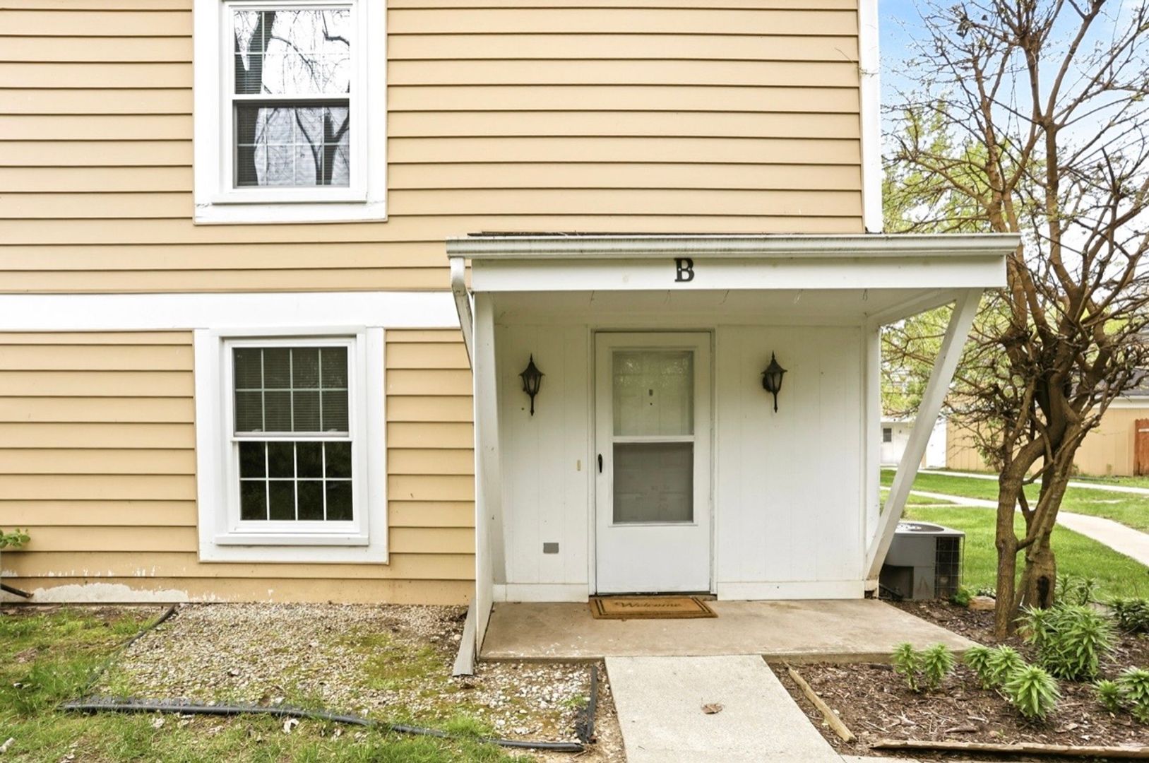 Saginaw Apartment: 2570 Ivy Hill Ln
