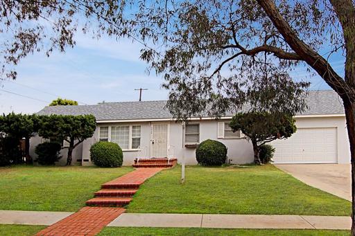 BIXBY KNOLLS 2BR/1BA DUPLEX. – photo 1