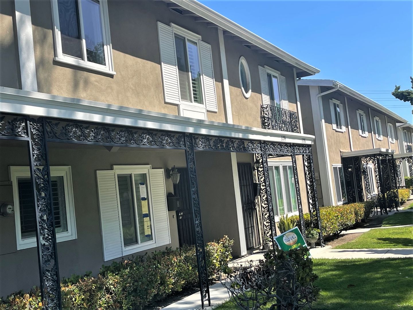 COSTA MESA Townhome: 3174 CHEMIN DE FER WAY