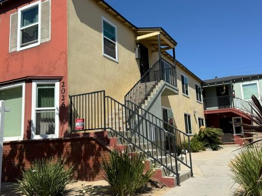 Wrigley: 2025 MAGNOLIA AVE. Spacious 1-Bedroom Apartment with Private Garage $1,775 month – photo 1