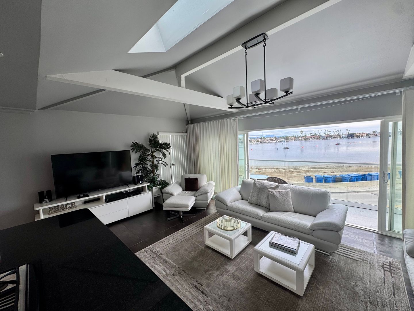 LONG BEACH Apartment: 67 BAYSHORE AVE