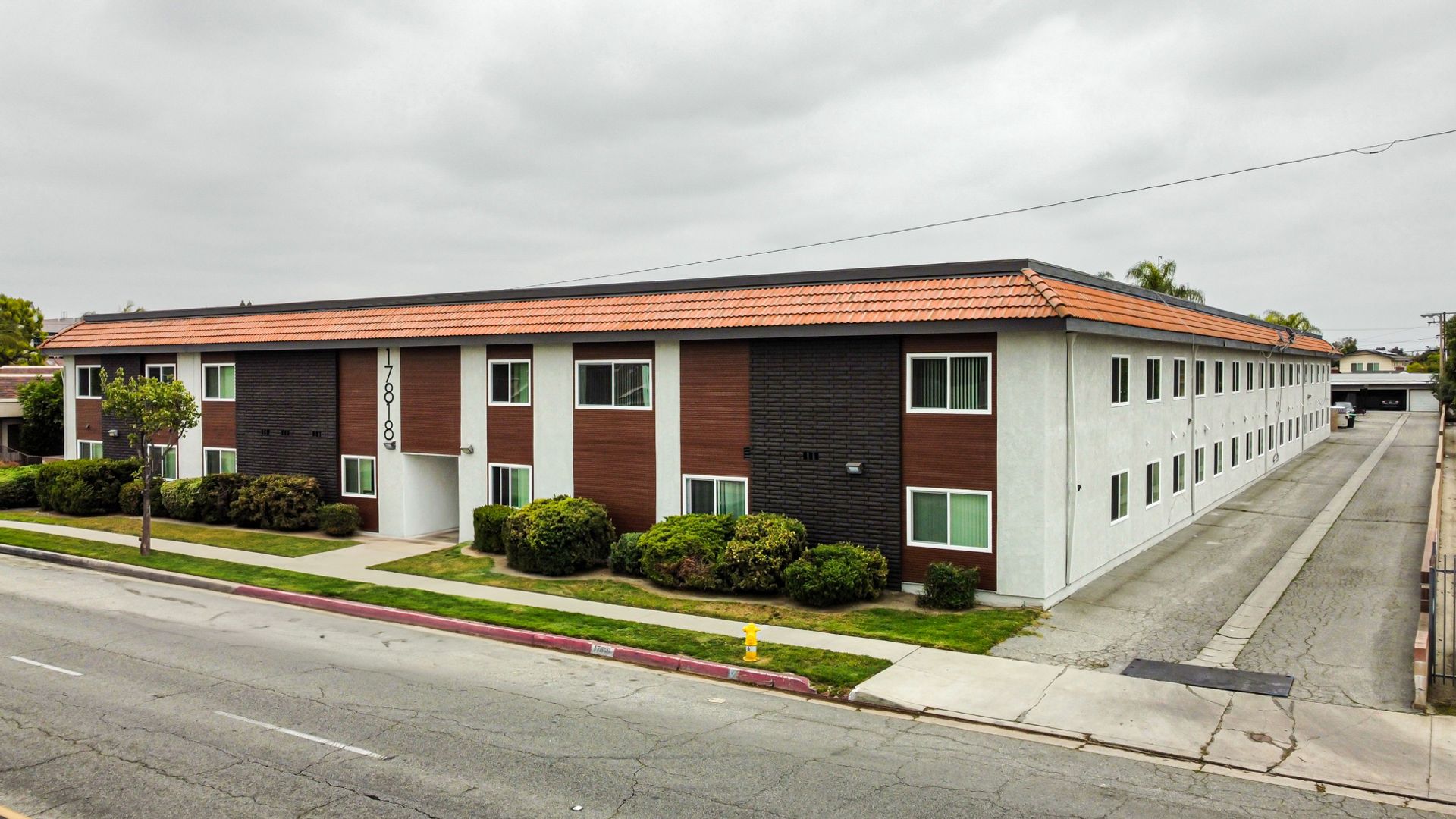BELLFLOWER Apartment: 17818 WOODRUFF AVENUE
